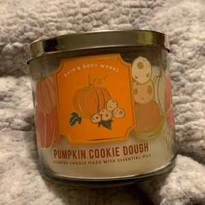 COPY - Bath & body works pumpkin cookie dough 3 wick